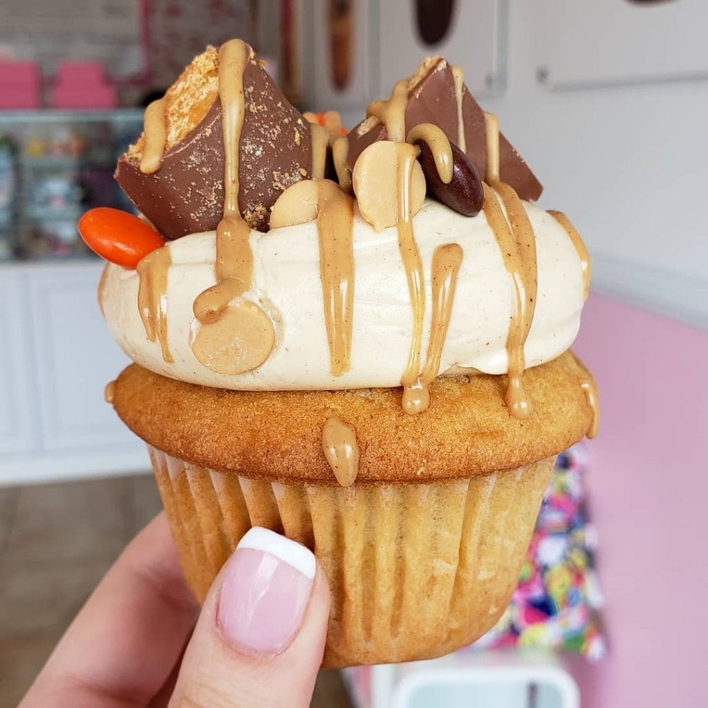 Peanut Butter Butterfinger Cupcake Recipe 53267046 2135387429887979 6364205637823365120 n